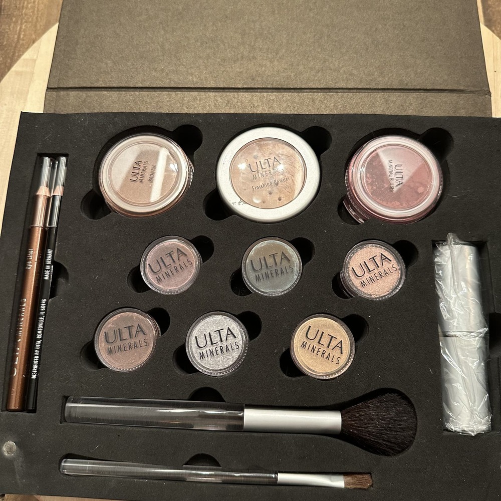 NEW ULTA Minerals Bronzer Powder Blush Eye Shadow Eye Liner Brush Make Up Set